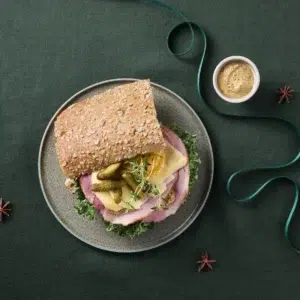 Sandwich med juleskinke og edamerost